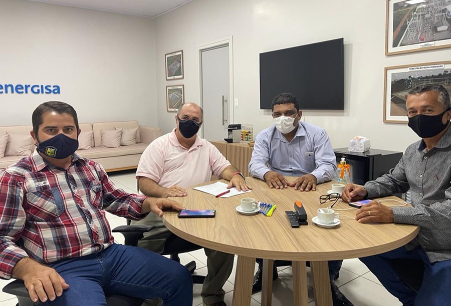 Adriano da Ambulância anuncia o projeto de construção do Linhão de Energia até o distrito do Pacarana