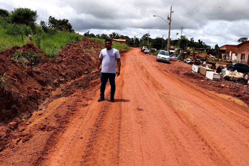 Coleta de lixo seletivo na comunidade do Rei Davi é solicitada pelo vereador Adriano