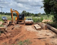 Com o apoio do Poder Legislativo, a prefeitura inicia construção da ponte no rio Limão