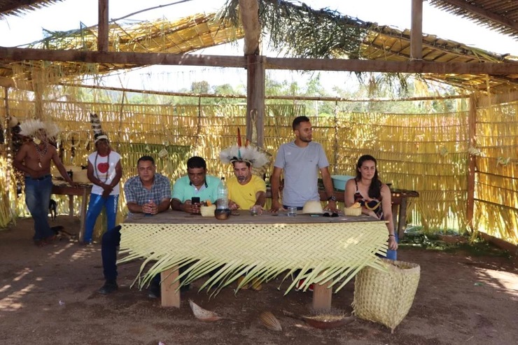 Comissão de vereadores representam o Poder Legislativo durante comemoração ao Dia do Índio