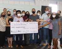 Deputada Silvia Cristina entrega recursos de R$ 500 mil para atender a APAE de Espigão