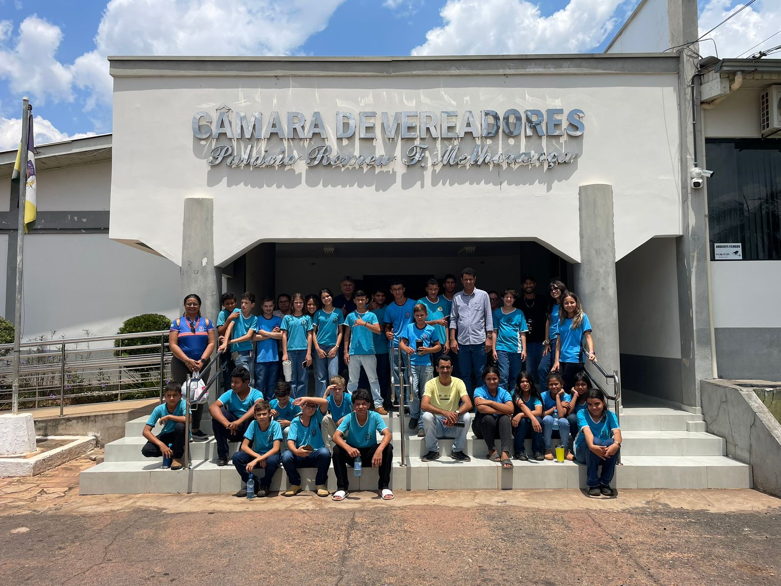Alunos da Escola Aurélio visitam a Câmara Municipal e conhecem de perto o trabalho dos vereadores