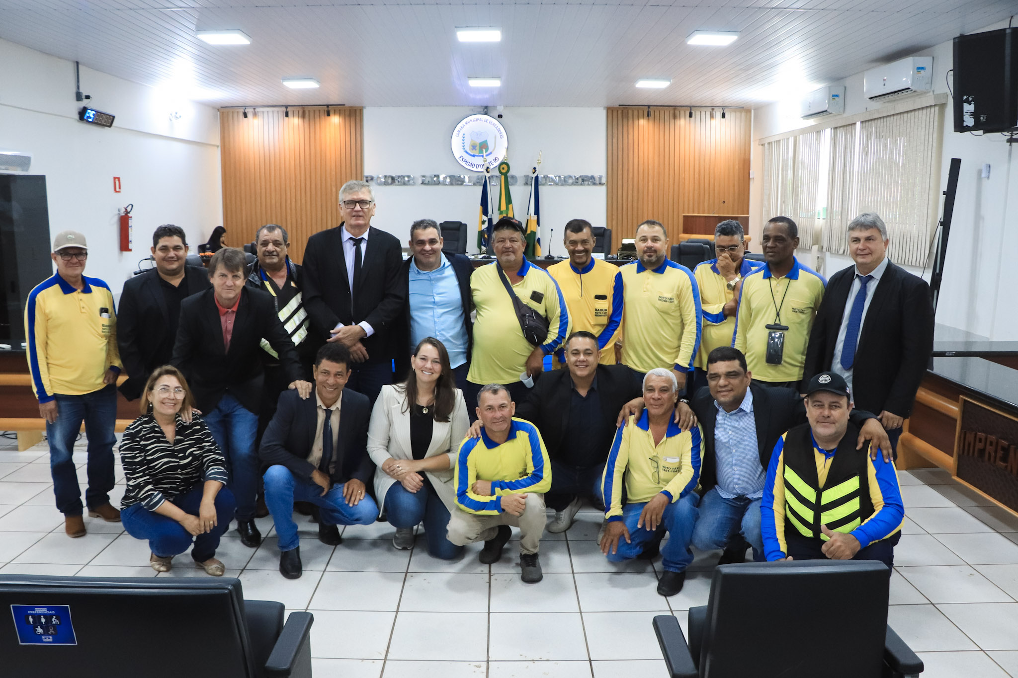 Câmara de Espigão do Oeste aprova projeto que autoriza transferência da permissão de mototaxista