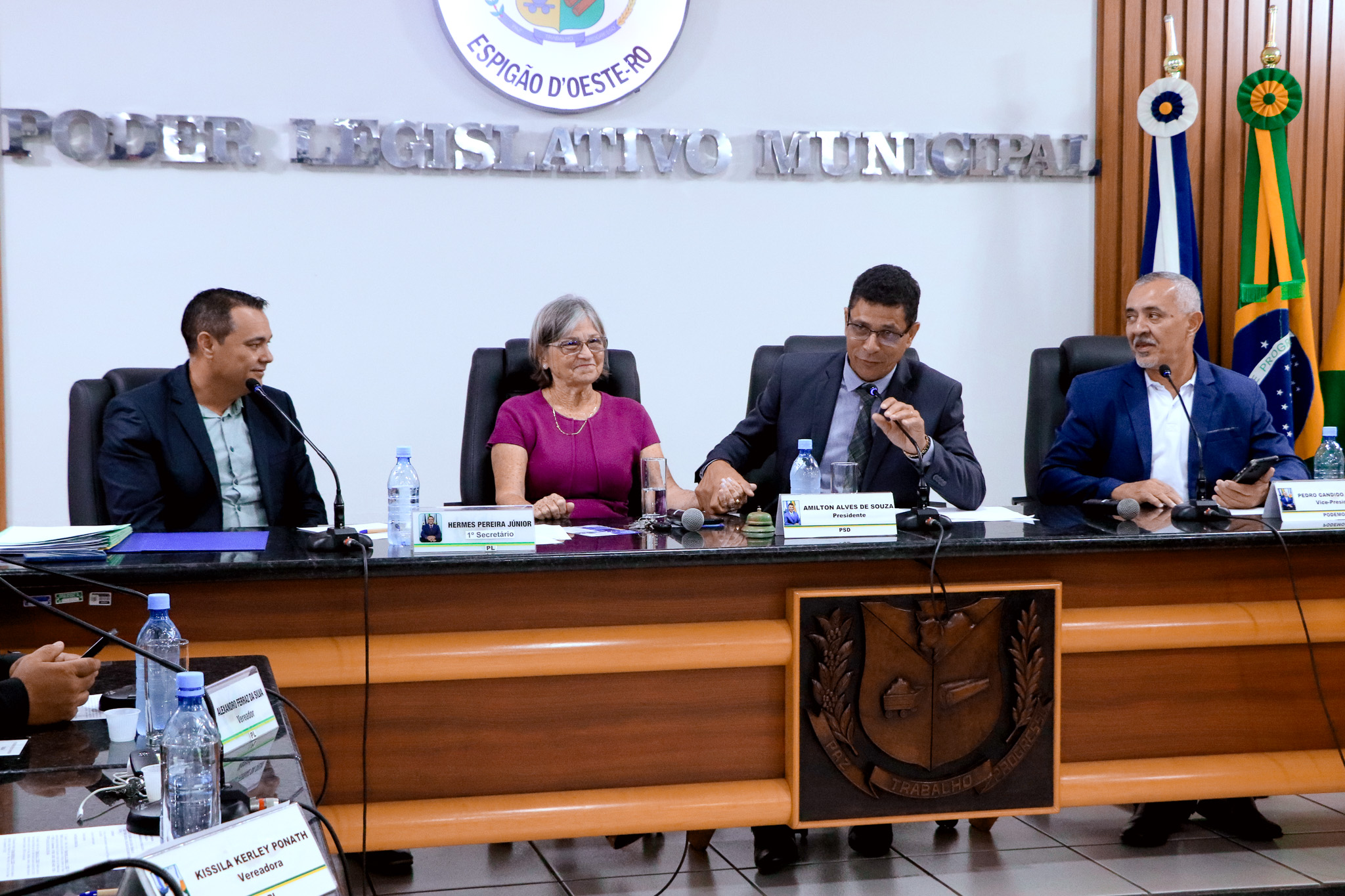 Câmara de Espigão do Oeste realiza 15ª Sessão Ordinária com foco em investimentos e presença histórica