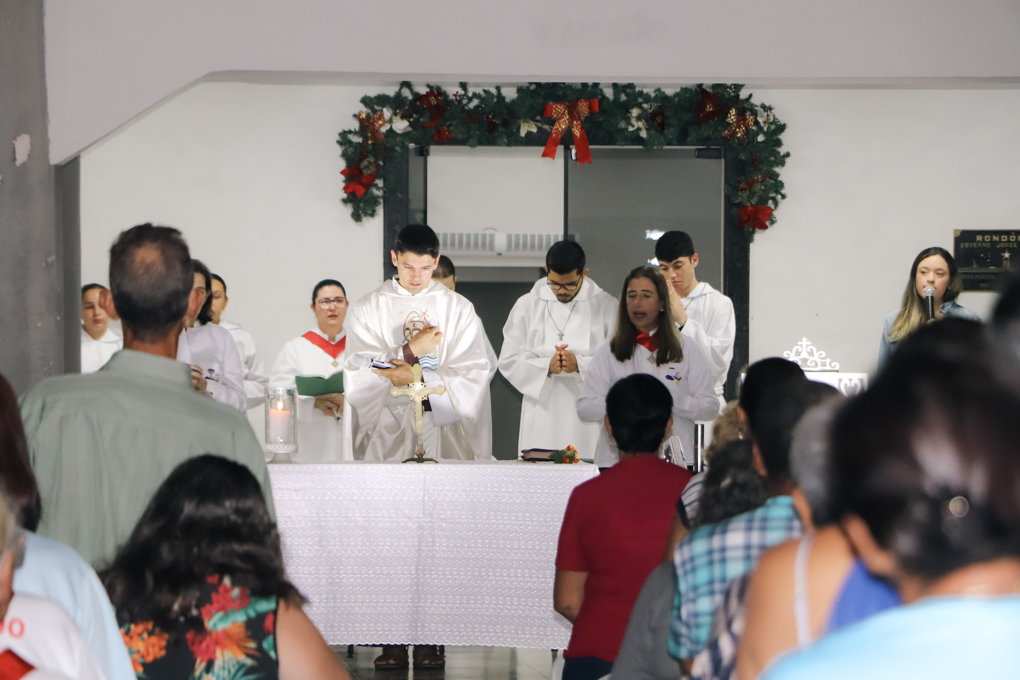 Missa marca noite especial dos Encantos de Natal na Câmara Municipal