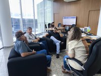 Prefeito Wéliton Campos atende pedido do vereador Gilmar Loose e firma compromisso com a ASPRUKAP para beneficiar a comunidade.