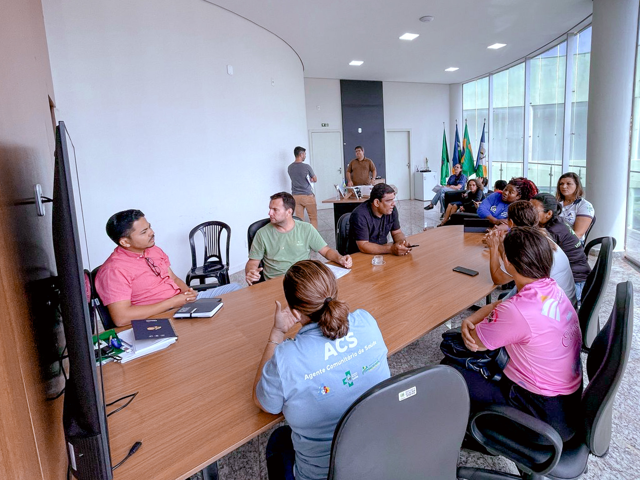 Vereador Adriano participa de reunião sobre repasse de incentivo financeiro para ACS e ACE