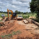 Após repasse do Fundo Especial da Câmara, obras de recuperação da ponte sobre o Rio Limão se iniciam, no Nova Esperança