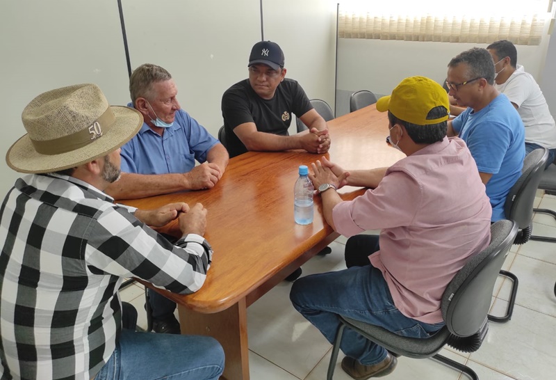 Legislativo e Executivo se reúnem para pontuar ações em vários seguimentos da administração