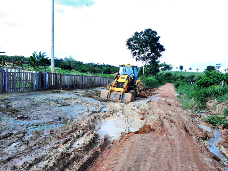 Lideranças da comunidade Rei Davi buscam ajuda junto ao Presidente da Câmara