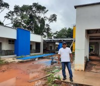 Obras na creche do São José são acompanhadas pelo vereador Adriano da Ambulância
