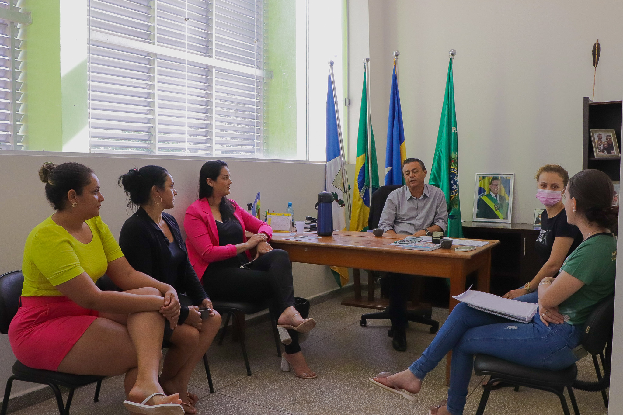 Presidente da Câmara Delker Nobre, Associação dos Animais e Prefeito discutem disponibilidade de local para atender animais resgatados