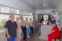 Presidente da Câmara, Delker Nobre, visita hospital municipal Angelina Georgetti e dialoga com servidores 