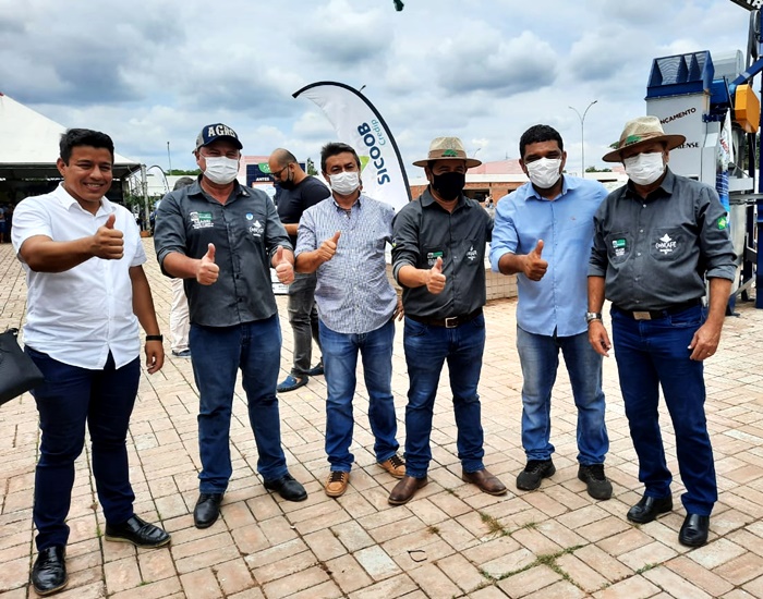 Presidente da Câmara e Prefeito representam o município de Espigão do Oeste na Concafé