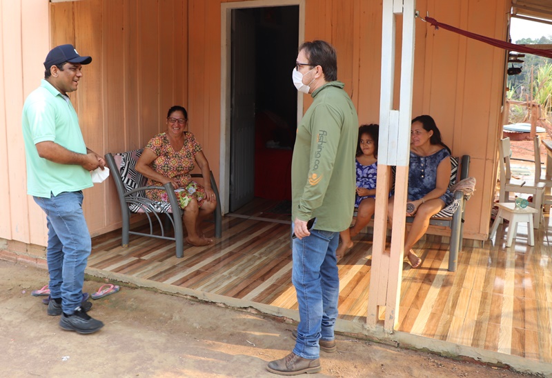 Presidente da Câmara leva o diretor da Caerd para conhecer demandas em Espigão do Oeste