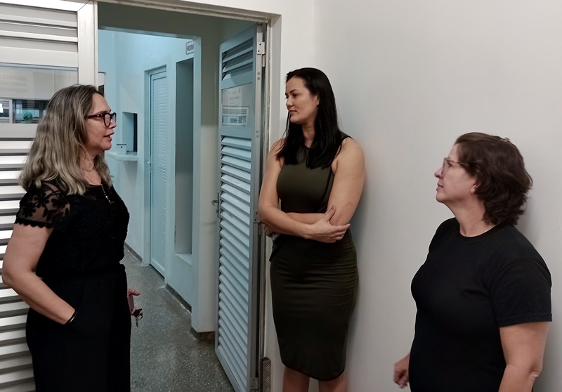 Reformas na Unidade Mista de Saúde de Espigão é acompanhada pelo Poder Legislativo