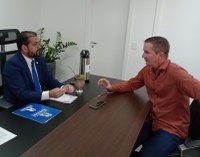 Vereador Sirineu Wutk leva demandas para o deputado Laerte Gomes