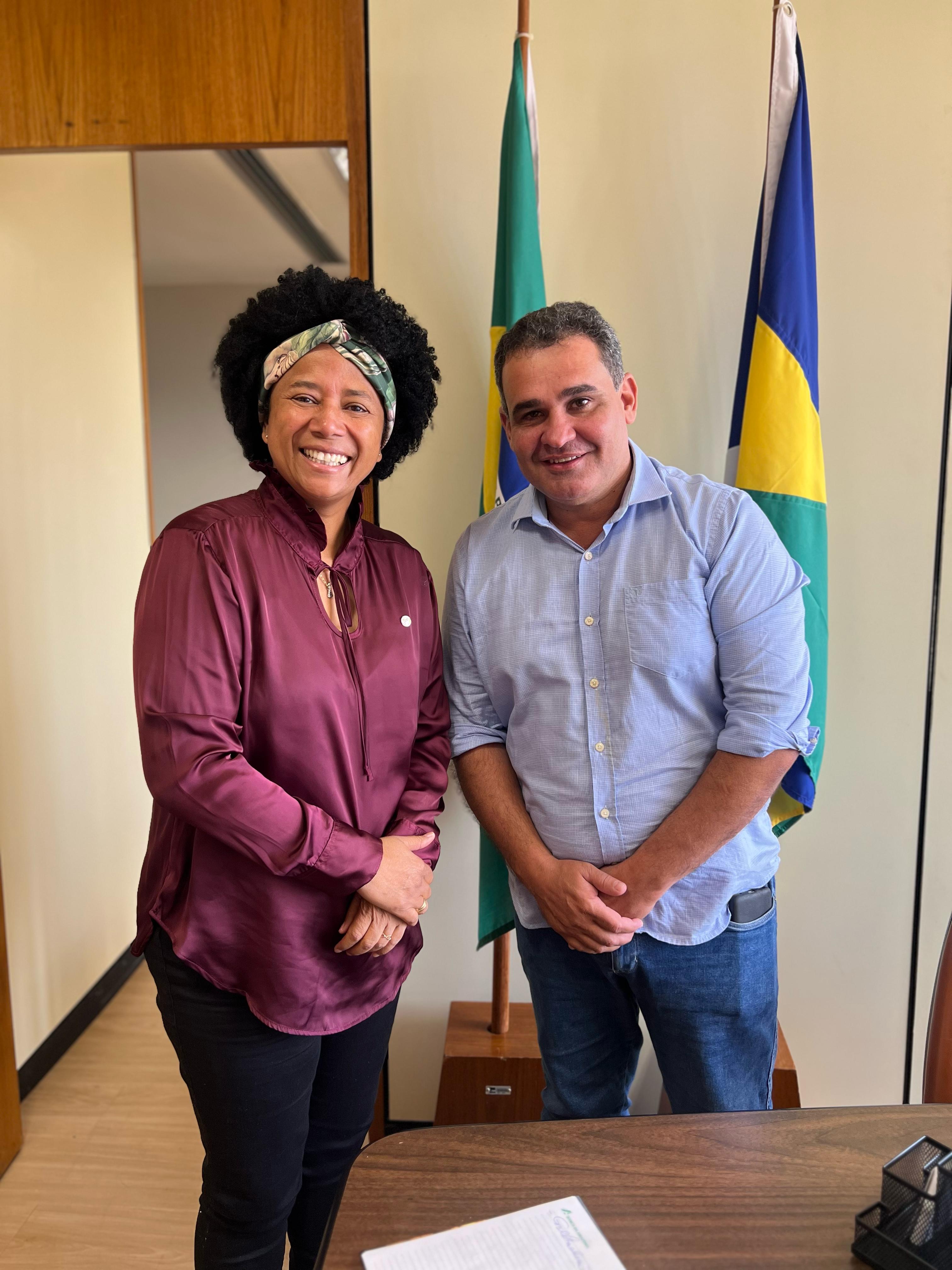 Vereador Walter Gonçalves Lara agradece à deputada Silvia Cristina pelo apoio na reforma do hospital