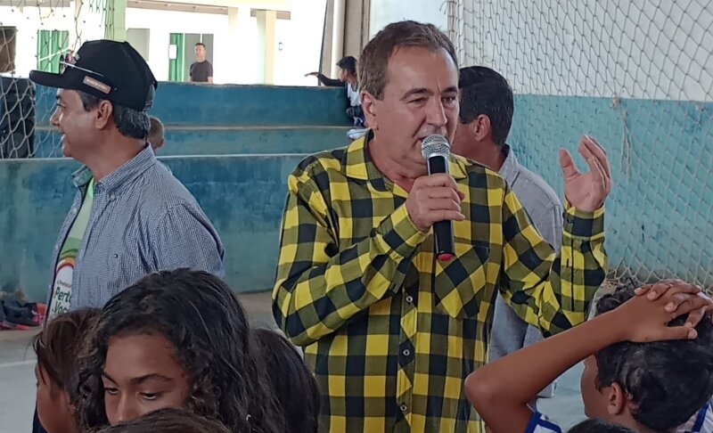 Vereador Zonga Joadir faz Indicação solicitando rebaixamento de morro na Linha 6