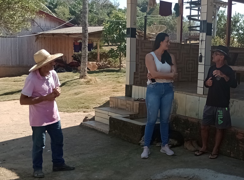 Vereadora Delker Indica a lotação de profissional na Semader credenciado para emitir o CAF