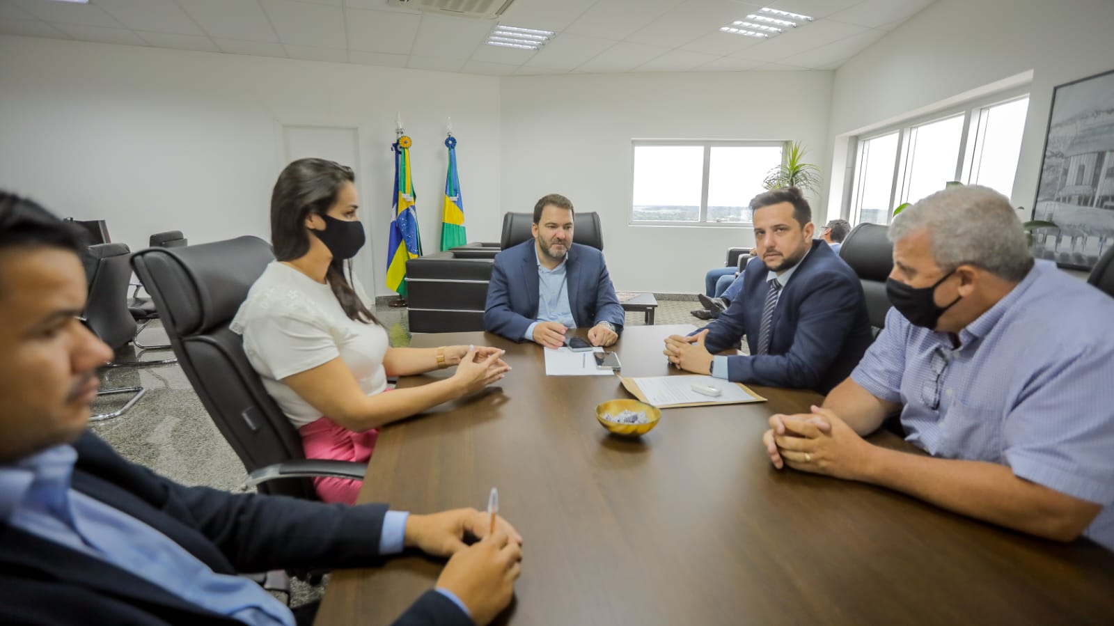 VEREADORA DELKER NOBRE, EM REUNIÃO COM PRESIDENTE DA ALE/RO, ASSEGURA RECURSOS NO VALOR DE R$300 MIL PARA ATENDIMENTO DE DEMANDAS DO MUNICÍPIO.